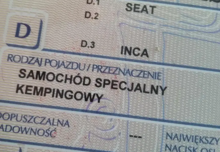 Zmiana rodzaju pojazdu z ciężarowego na specjalny kempingowy. Seat Inca.