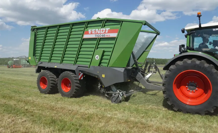 Gdzie powstają przyczepy Fendt i kto jest ich właścicielem?