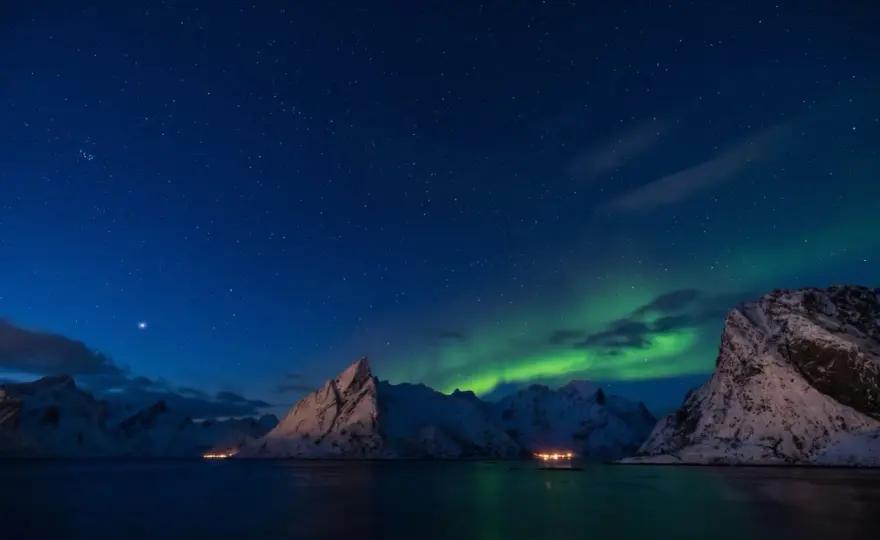 Kiedy jechać do Norwegii? Fiordy, zorza i kamper
