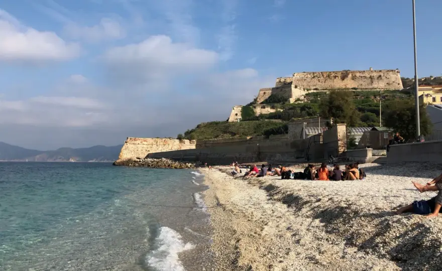 Elba kamperem - plaże, prom i plan zwiedzania wyspy