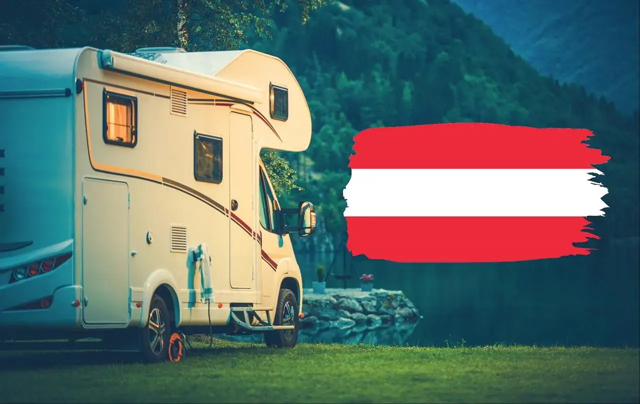 Kamper nad jeziorem w Austrii. Może czas na pyszne przepisy na grilla dla psa?