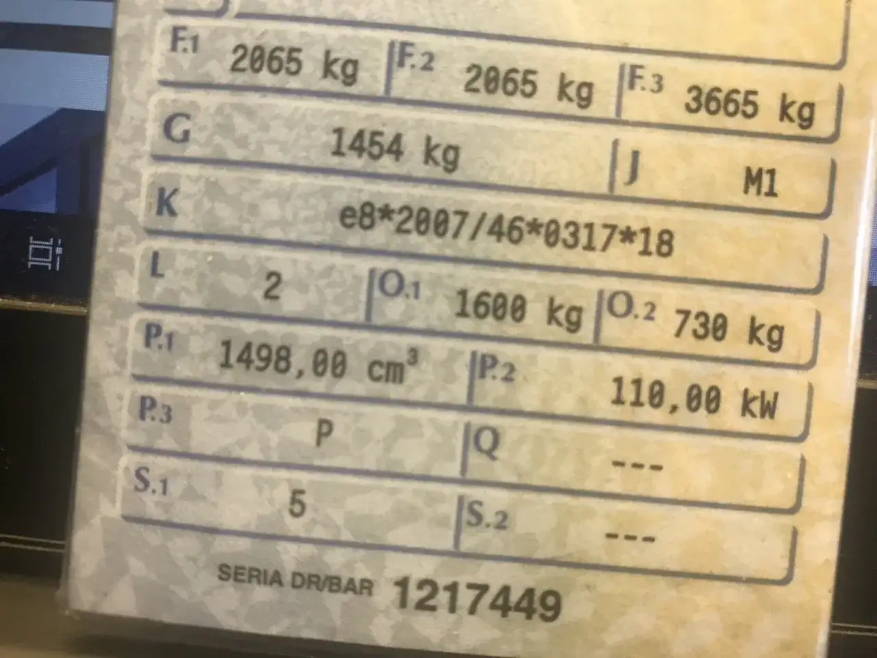 Dane techniczne pojazdu: masa własna 1454 kg, dopuszczalna masa całkowita 3665 kg. Silnik 1498 cm&sup3;, moc 110 kW.
